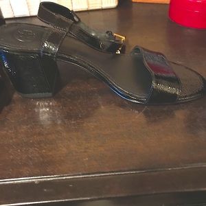 Tory Burch NWOT NEVER WORN Shoes size 5.5